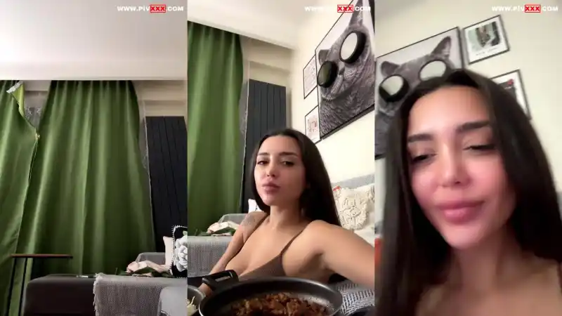 Ada kumsal canlıda yemek yerken memelerini açıyor – Türkçe Altyazılı türbanlı sex