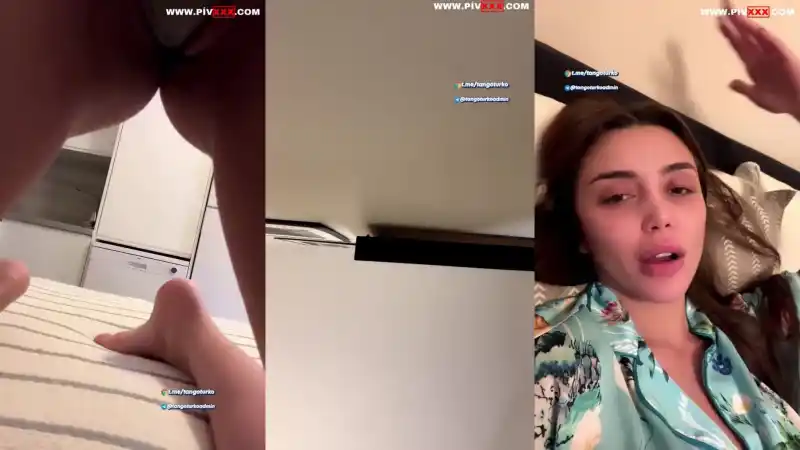 Ada kumsal tangoda memelerini açıp okşuyor : türbanlı nude (Türkçe Altyazılı)