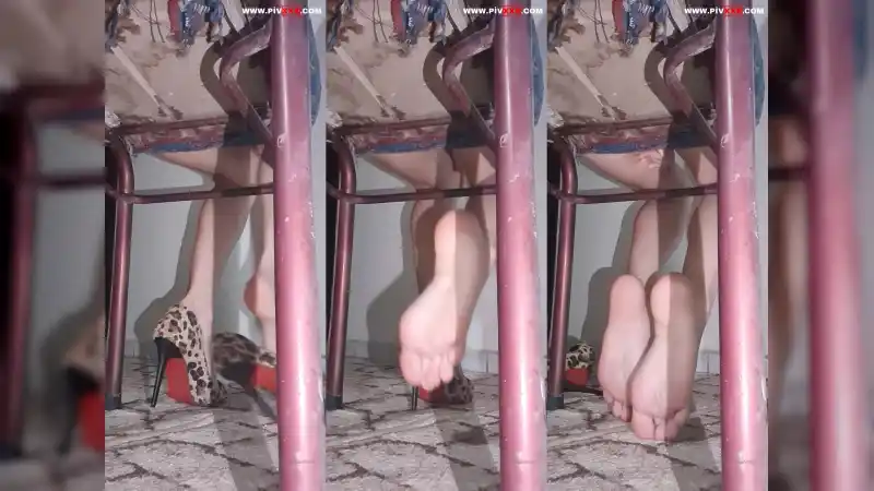 Ayaklarıma boşalmanı istiyorum : türbanlı porno izle (Sansürsüz)