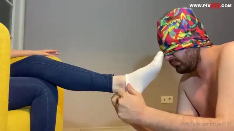 Ayaklarımı narince öp – porno izle (Türkçe Altyazılı)