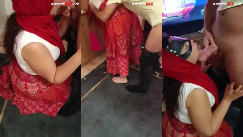 Azra cuckold türbanlı halde sakso çekip sikişiyor | türbanlı porn (Türkçe Altyazılı)