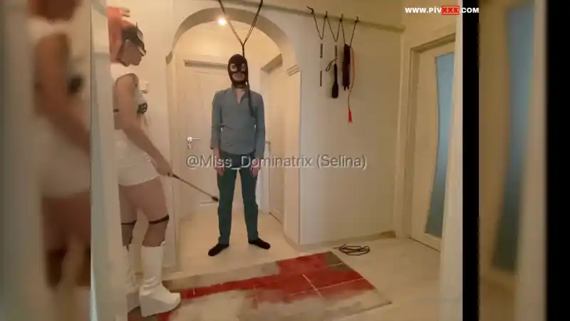 Beyazlar içerisinde minik bir rocky oldum • dominatrix selina : sotwe türbanlı (Sansürsüz)