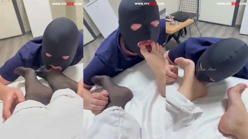 Çıkar çorabımı ve ayağımı kokla • queen aliss | porno türbanlı (Sansürsüz)