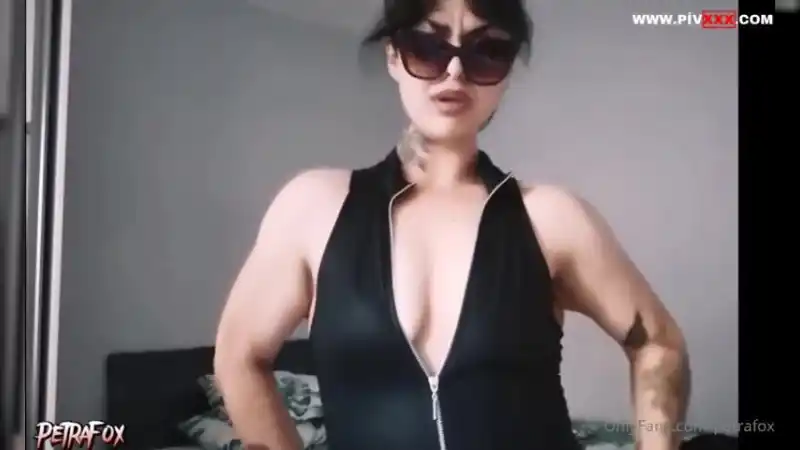 Erkekliğine by by demek için güzel bir gün : türbanlı nude (Full İzle)
