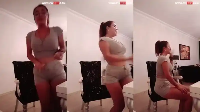Esmer madam naz evde kıvırıp poz veriyor – türk porno (Türkçe Altyazılı)