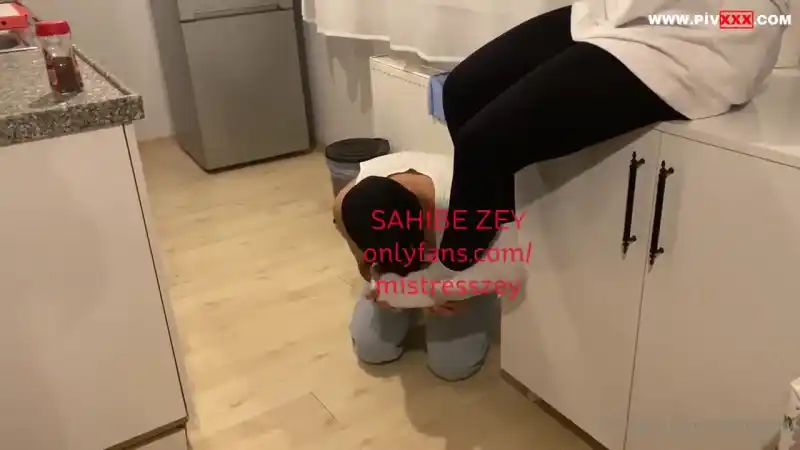 Ev kölem, hi̇zmet kölem, köpeği̇m ! – Sansürsüz türk porno