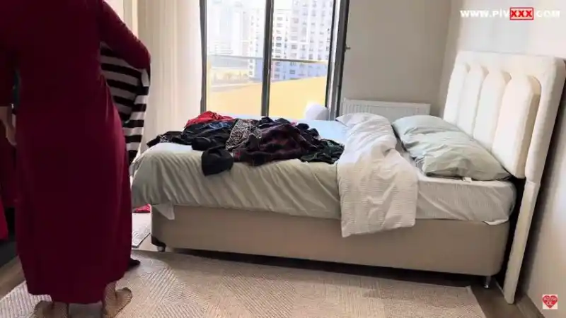Fatma ile her telden ev temizliğinde eğiliyor – Bedava türk türbanlı pornoları