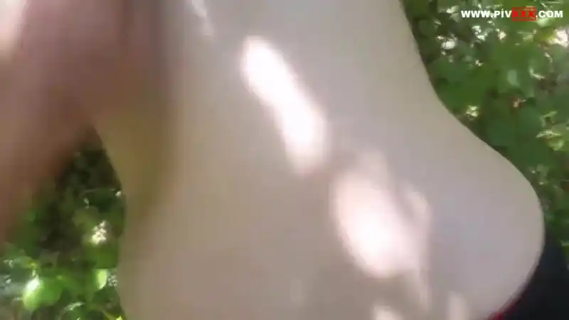 Hava mis gibi çiçekler böcekler ne güzel ya bağda sikişiyorlar – Full İzle porno türk türbanlı