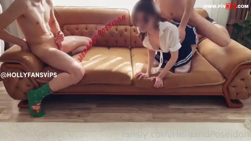 Heraandposeidon onlyfans videosunda iki kızla koltukta sikişiyor – türbanlı pornolar (HD)