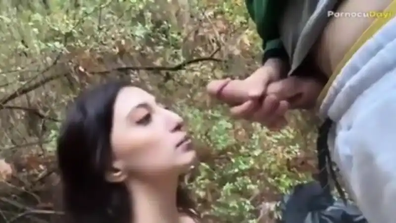 İzmirli hatun ormanda sakso v1 Turk ifsa – Bedava türk porno türbanlı