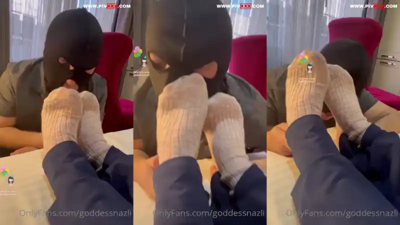 Kokulu çorap sevdasi • goddess nazlı | türbanlı sex twitter (Full İzle)