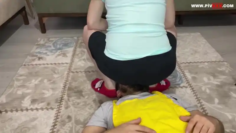 Konuşmalar doğal kendi̇si̇ne köle yapiyor yüzüne oturuyor : türk porno (Bedava)