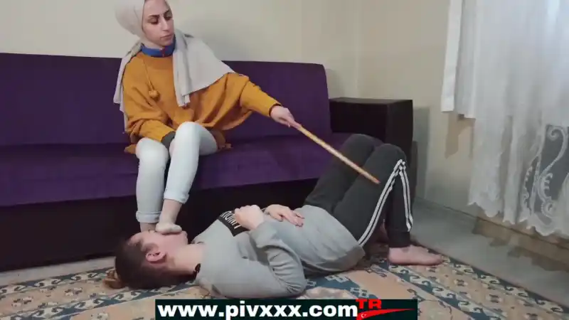 Kraliçe bölüm 2 – Full İzle türk türbanlı pornoları