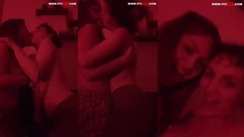Lezbiyen sevişme – Türkçe Altyazılı porno türbanlı