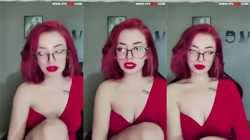 Madam naz gözlüklü kırmızı hatun webcamde frikik verip sohbet ediyor : türbanlı sex twitter (Türkçe Altyazılı)