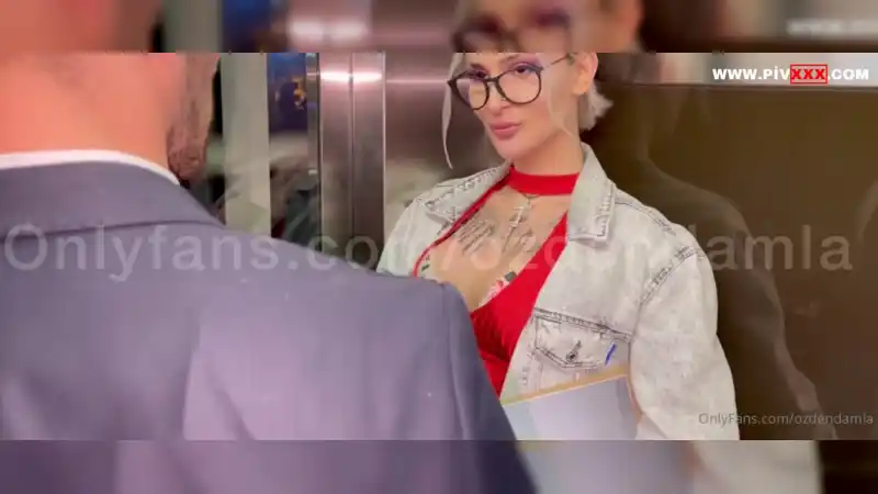 Ofisten iş arkadaşıma verdim – Sansürsüz türbanlı sex