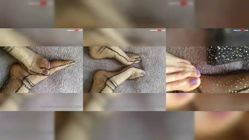 Ojelerim, 40 numara pürüzsüz tabanlarım, parmaklarım ve seksi siyah çoraplarım : türbanlı sakso (Türkçe Altyazılı)