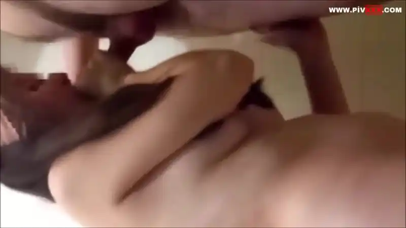 porno türbanlı: Ezgi erkek arkadaşının evinde banyoda sakso çekip sikişiyor [Türkçe Altyazılı]