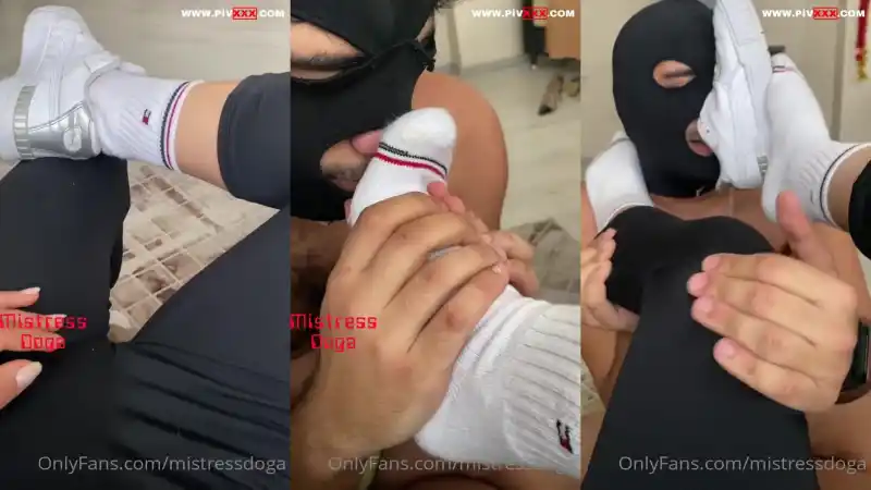 porno türbanlı: Terli çorap, kokulu spor ayakkabı tutkusu… • mistress doğa [Full İzle]