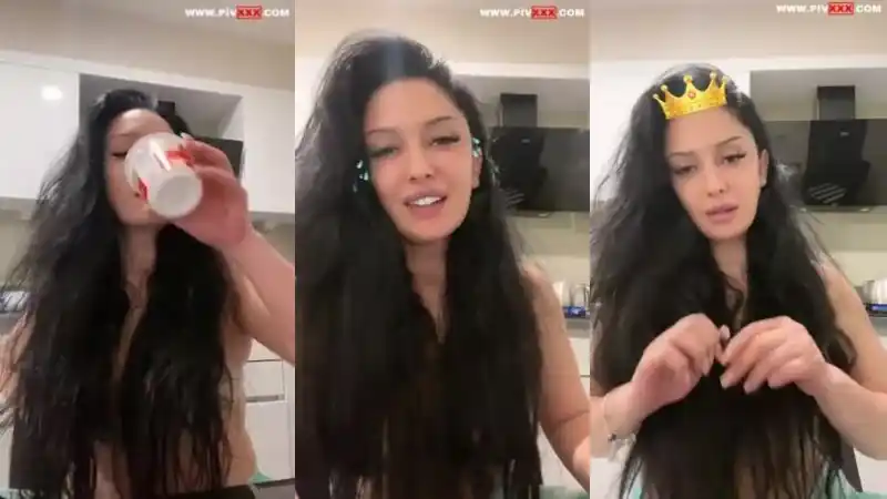 porno türbanlı türk: Zemheri tango canlıda saçını savurup memelerini gösteriyor [Full İzle]