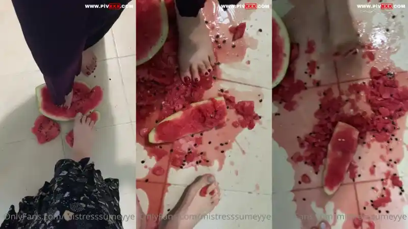 porno türk türbanlı: Fruit crush video with double mistress [Bedava]