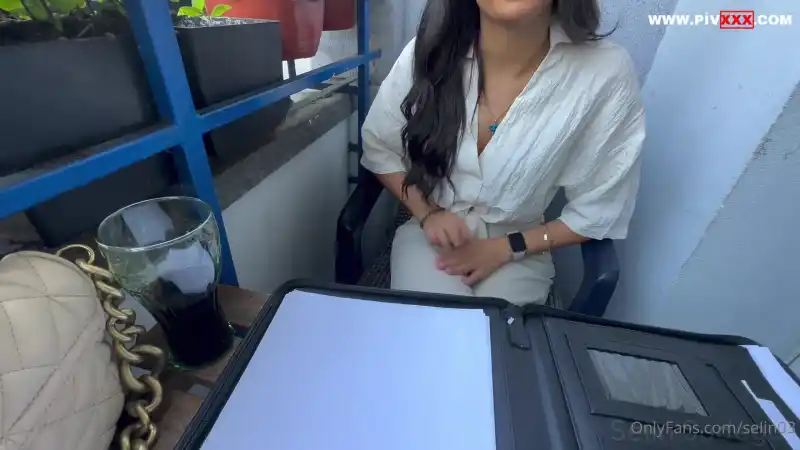 Selin sudegül balkonda defterle başlayıp ateşli saksoya geçiyor | türk porno türbanlı (Full İzle)