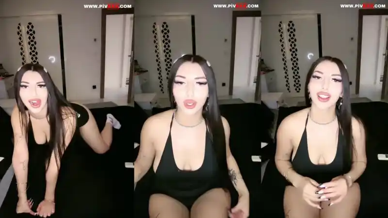 Senaave tango kalçasını açıp poz veriyor – Full İzle türbanlı sikiş