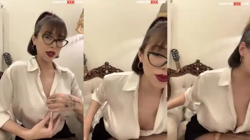 Şeydanur tunç gözlüklü haliyle dekolte açıp azdırıyor – Bedava türbanlı porn