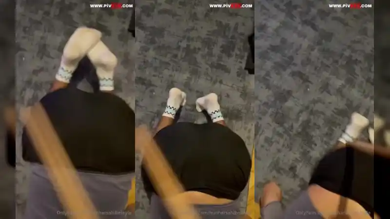 Spordan sonra ki ayaklarımın kokusu varken başka hiç bir şey hissetmezmiş.. • sahibe leyla : türbanlı türk pornoları (Sansürsüz)