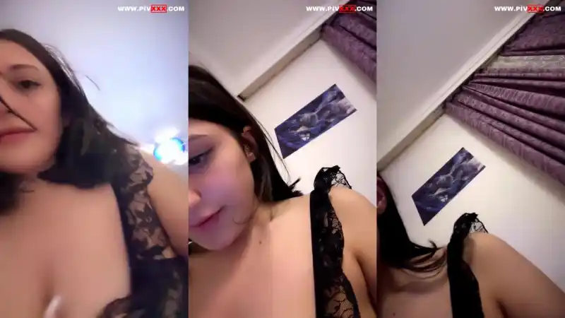 Su sara tangoda vibratörle amını titreştirip inliyor – türbanlı pornolar (Bedava)