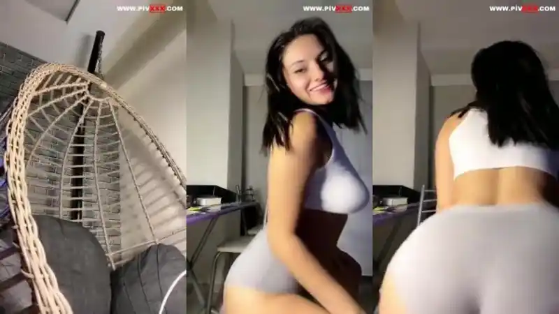 Tango bloom kalçalarını sallayıp twerk yapıyor – türbanlı sikiş (Yeni 2026)