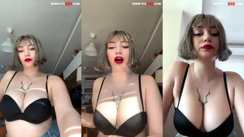 Tango helen siyah sütyenle memelerini gösterip duman üflüyor | porno türk türbanlı (HD)