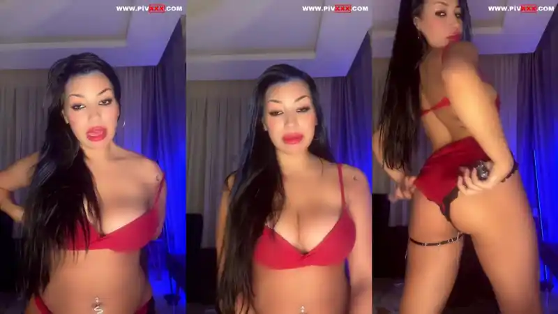Tango serenay okay dildoyu yalayıp amına sokuyor | türbanlı ifşa twitter (HD)