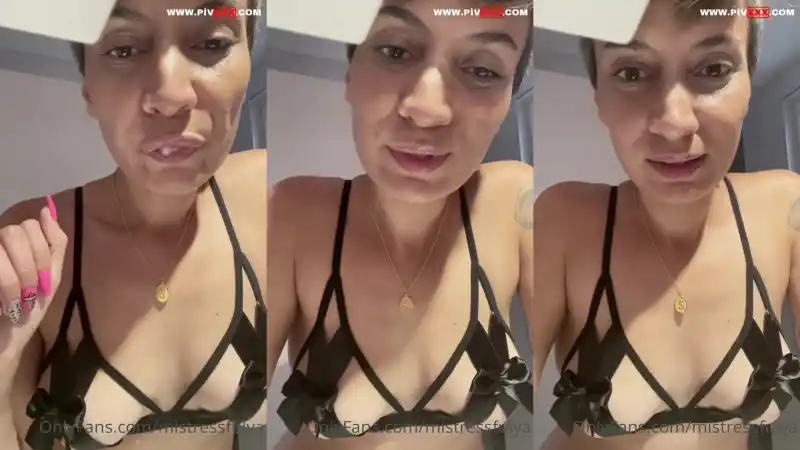Tükürüklerimle aşşağılanmayı hakedenlere… : türbanlı (HD)