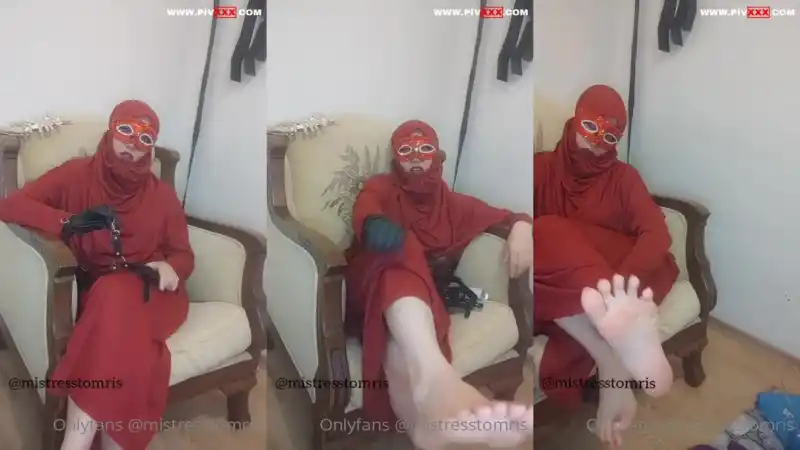 türbanlı ifşa: Anne aşağılama videosu • mistress tomris [Türkçe Altyazılı]