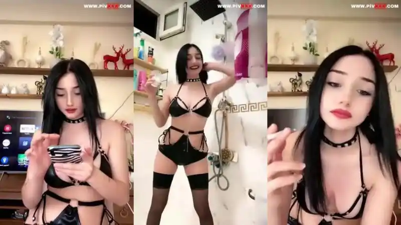 türbanlı ifşa: Benasteria sigara içip telefonla poz verirken seksi iç çamaşırıyla şov yapıyor [Full İzle]