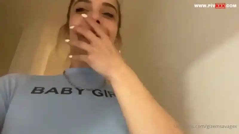türbanlı ifşa twitter: Gizem savagex baby girl tişörtle göğüslerini açıp dil çıkardı kalçalarını gösterdi [Full İzle]
