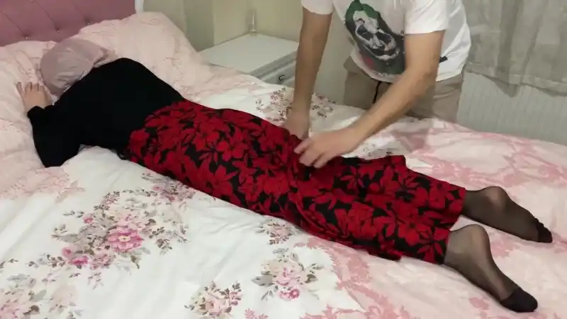 Türbanlı masaj keyifhane – porno türbanlı (Türkçe Altyazılı)