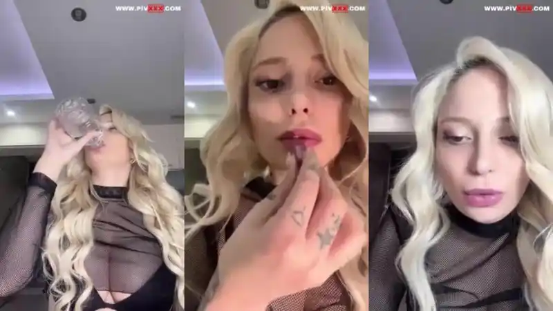 türbanlı: Merve sanay mutfakta parmak emerek şov yapıyor [Türkçe Altyazılı]