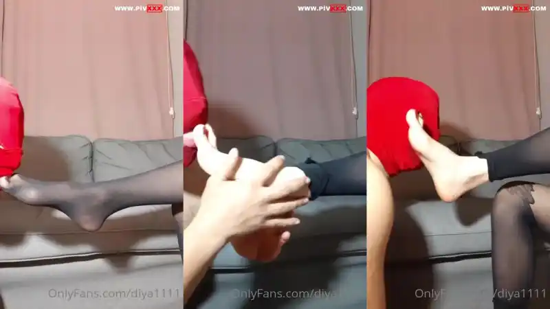 türbanlı nude: Ayak parmaklarımı yala [Bedava]