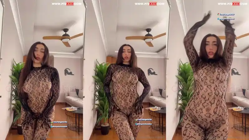 türbanlı nude: Meltem bakır transparan yılan derisi kıyafetle götünü sallayıp poz veriyor [Sansürsüz]
