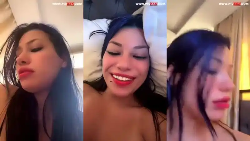 türbanlı nude: Tango serenay okay yatakta amını parmaklayıp inliyor [HD]