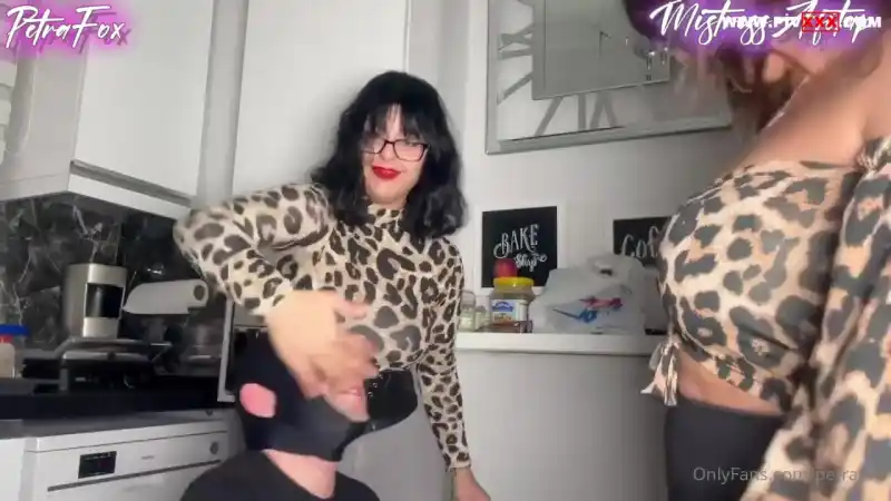 türbanlı porn: Adamın sikini balon gibi söndürmeyi de biliriz • petra fox [Bedava]