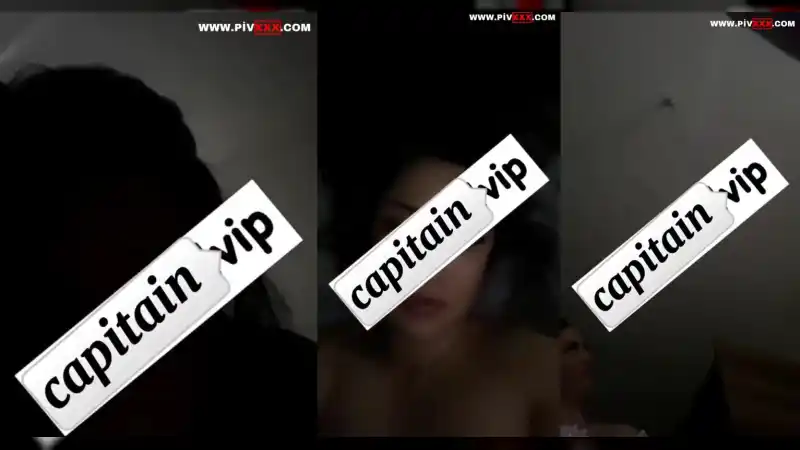 türbanlı porno izle: Zemheri tango yatakta memelerini açıp amını parmaklıyor [HD]