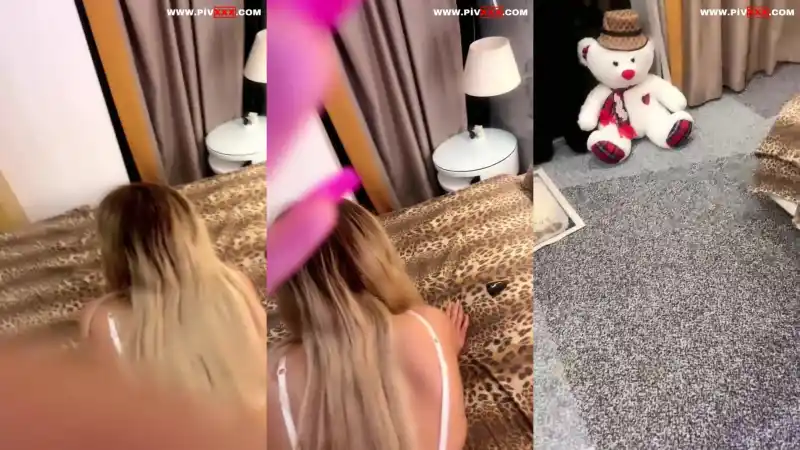 türbanlı porno twitter: Tango leopar yatakta kıvırıp poposunu sallıyor amını elliyor [Full İzle]