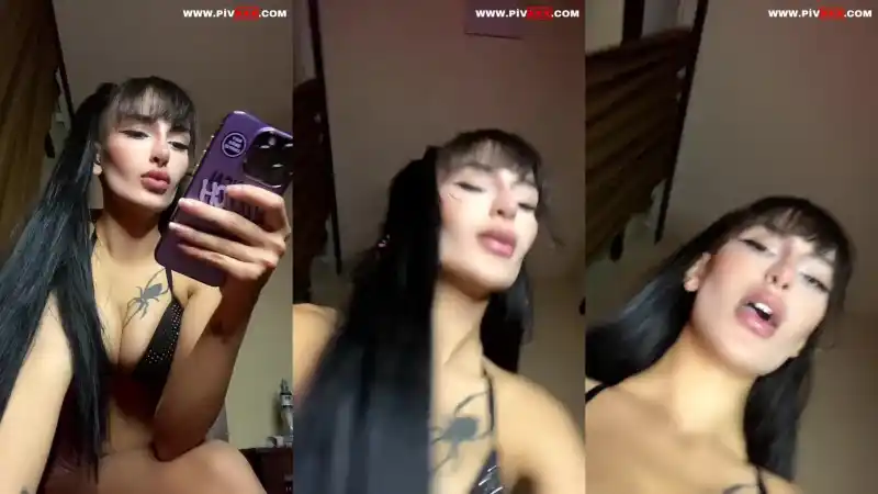 türbanlı pornoları: Pinky tango tangoda memelerini gösterip dil çıkarıyor [Full İzle]