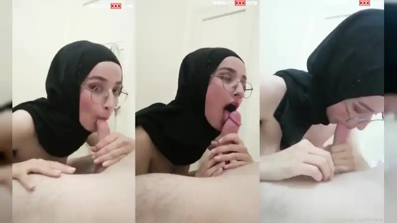 Türbanlı sevim canlıda dildoyu emip yalıyor – türbanlı sex (Türkçe Altyazılı)
