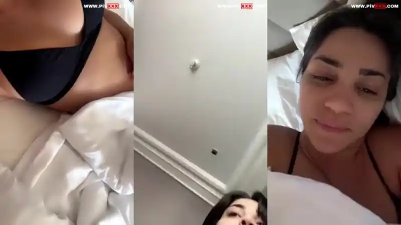 türbanlı sex: Serpil cansız yatakta azgınca vücudunu sergiliyor [Full İzle]
