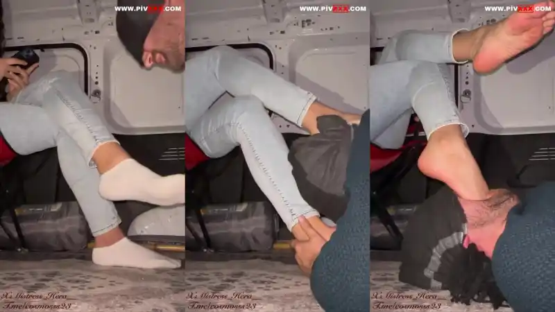 türbanlı sex: Tam bir ayak yalama makinası [Yeni 2026]