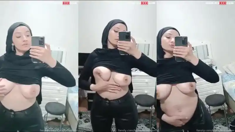 türbanlı sex: Türbanlı sevim canlıda memelerini açıp okşuyor [Bedava]